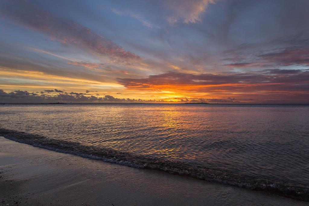 Chateau Royal Beach Resort & Spa, Noumea Exterior photo