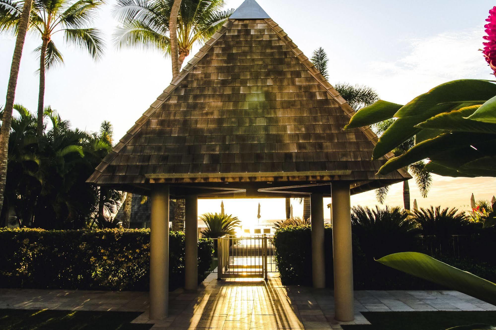 Chateau Royal Beach Resort & Spa, Noumea Exterior photo