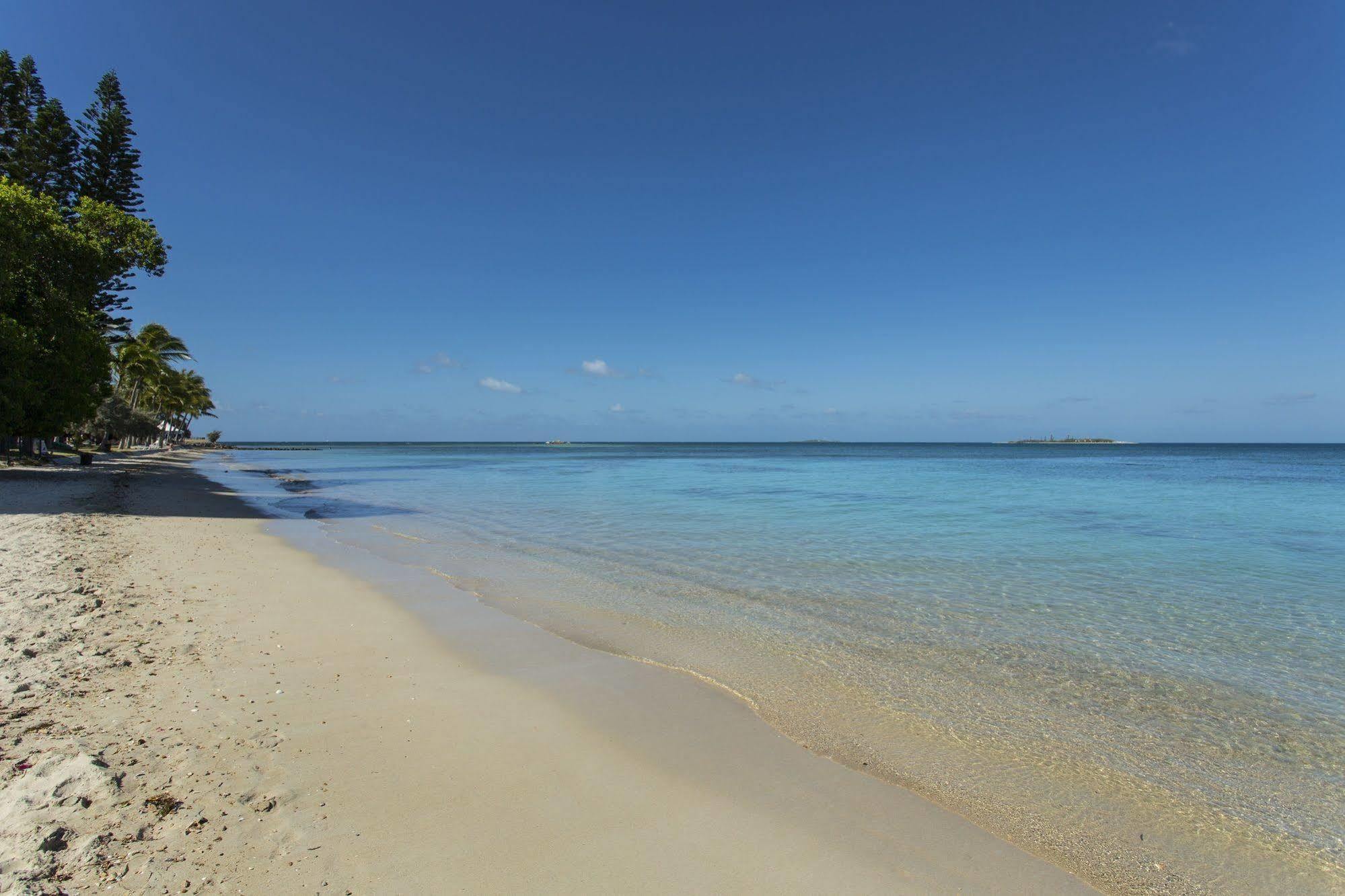 Chateau Royal Beach Resort & Spa, Noumea Exterior photo